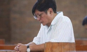 南海爆发激烈对峙，菲方主力舰高速飙船，迎头撞上中国海警艇