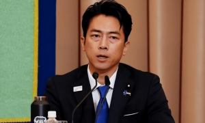 歼15在148公里外锁定F-15J，日方惊得合不拢嘴，解放军其实还留了一手！