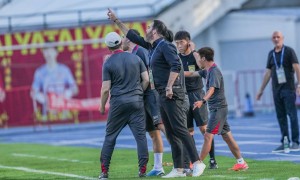 中超-蒯纪闻替补登场两送助攻 海港客场3-1亚泰联赛4连胜