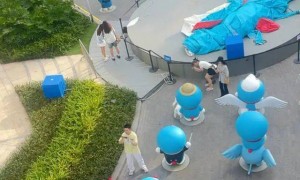 广州市中心巨型哆啦A梦“因天气太热爆炸了”？最新回应