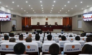 为揽工程，王某成给局长送了67万元现金、一辆价值43万元越野轿车
