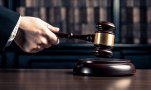 国家药监局原副局长陈时飞被公诉，曾主导新冠疫苗应急审评