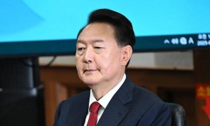 尹锡悦被拘首日菜单曝光，有蒸土豆辣白菜，牢房内部条件：没床没空调，只能打地铺